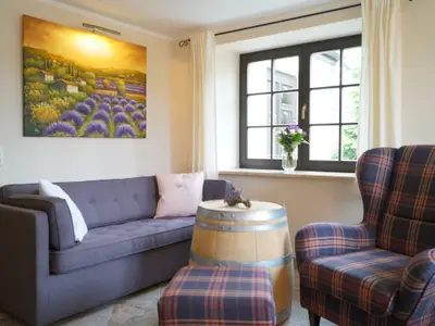 Wohnzimmer mit Ölgemälde