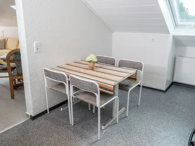 DiningRoom