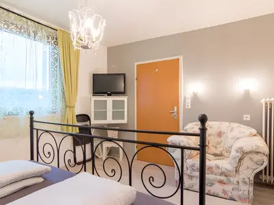 Photo, INSIDE, OUTSIDE