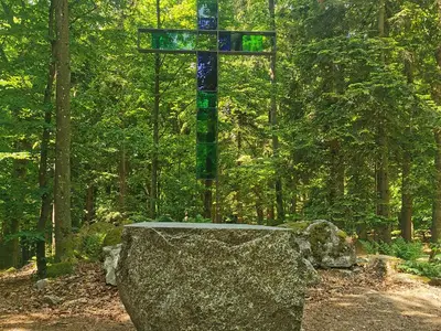 Gipfelkreuz 300m