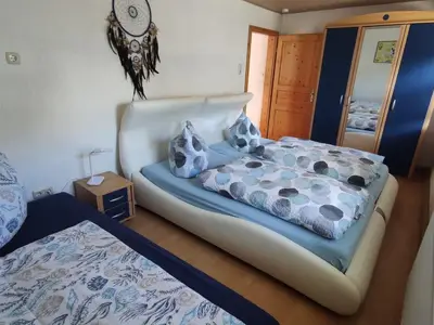 Schlafzimmer 2