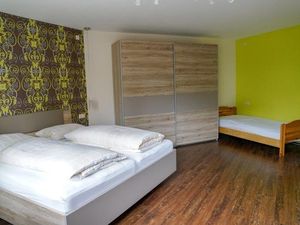 22596305-Ferienwohnung-3-Frickingen-300x225-3