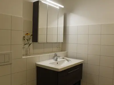 neues Bad mit Waschtisch