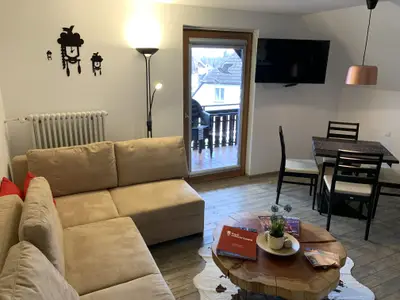 Wohnzimmer Wohnung links