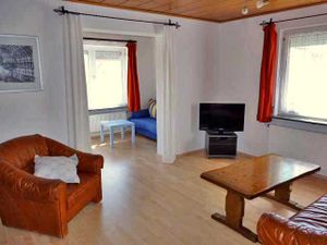 22511325-Ferienwohnung-4-Friedrichshafen-300x225-3