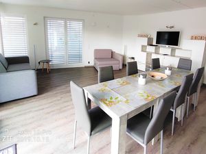 23365569-Ferienwohnung-9-Friedrichshafen-300x225-1