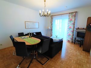 23367403-Ferienwohnung-3-Friedrichshafen-300x225-3