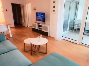 23366652-Ferienwohnung-4-Friedrichshafen-300x225-4