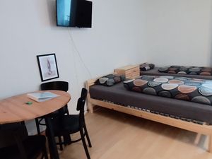 23377725-Ferienwohnung-3-Friedrichshafen-300x225-2