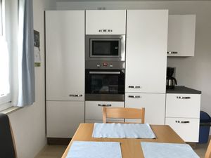 22511325-Ferienwohnung-4-Friedrichshafen-300x225-5