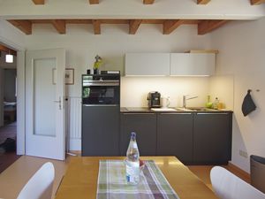 23677010-Ferienwohnung-5-Friedrichshafen-300x225-3