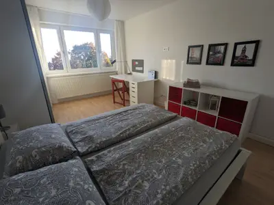 Schlafzimmer 1