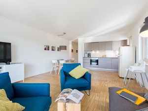 19034605-Ferienwohnung-5-Friedrichshafen-300x225-3