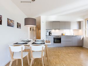 19034605-Ferienwohnung-5-Friedrichshafen-300x225-4