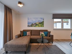 23956371-Ferienwohnung-4-Friedrichshafen-300x225-1