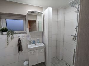 24013788-Ferienwohnung-2-Friedrichskoog-300x225-4