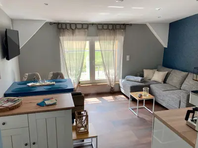 Photo, INSIDE, OUTSIDE