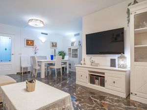 24048313-Ferienwohnung-8-Fuengirola-300x225-4