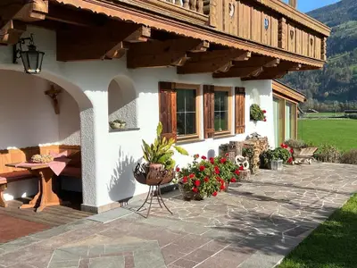Appartements Pfister_Fuegen_Eingangsbereich_Frühli