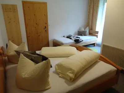 Zillertal_Wiesenhof_Ferienwohnung Eva_Dreibettzimm
