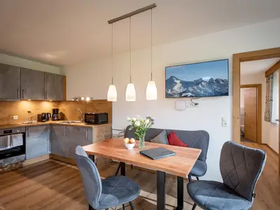 Apart_Theresa_Harter_Landesstrasse_1_Fuegen_Wohnra