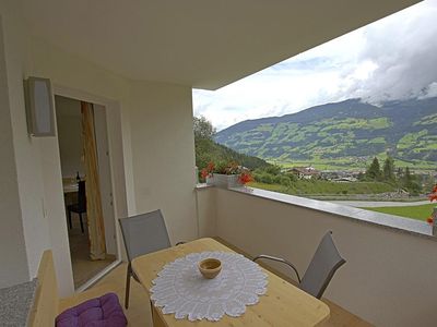 Balkon mit Sitzgelegenheit und Aussicht