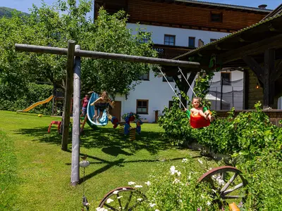 Spielpaltz-Schaukel
