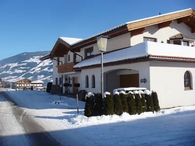 Hausansicht Winter