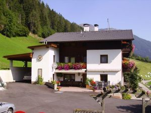 Alpenbauernhof Gröbenhof Seitenansicht 