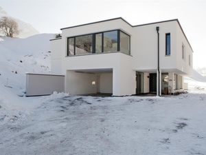 Haus Robi Winter Eingang