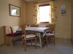 24014335-Ferienwohnung-4-Fulpmes-300x225-4