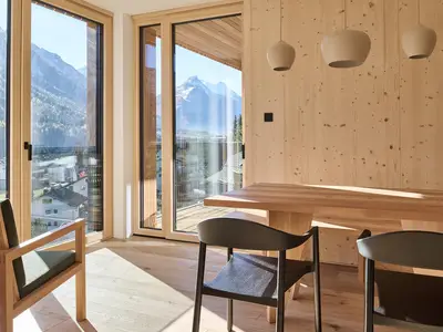 599_GJK_251105_1109_LL_Jaist