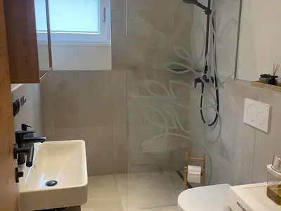 A12E47C2-43F4-42E9-9801-531F3E55C456