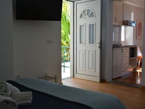 23671286-Ferienwohnung-2-Funchal-300x225-3