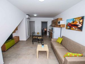 23776278-Ferienwohnung-8-Funtana-300x225-5