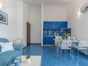 23039361-Ferienwohnung-4-Funtana-300x225-3