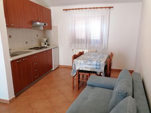 22953769-Ferienwohnung-2-Funtana-300x225-1