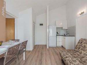 23041265-Ferienwohnung-6-Funtana-300x225-3