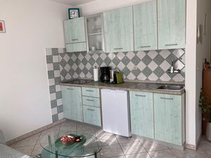 23463792-Ferienwohnung-4-Funtana-300x225-4