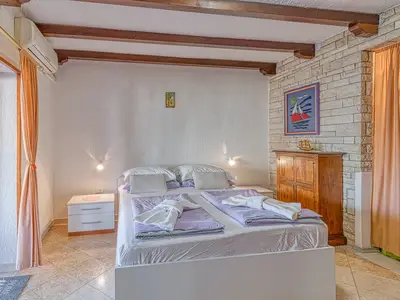 Ferienwohnung für 2 Personen (26 m²) in Funtana 2/10