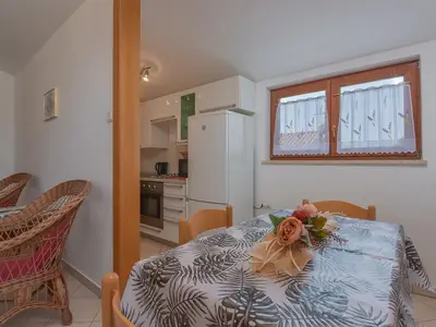 Ferienwohnung für 2 Personen (56 m²) in Funtana 9/10