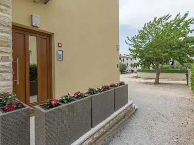Ferienwohnung für 6 Personen (120 m²) in Funtana 9/10