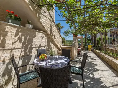 Ferienwohnung für 5 Personen (60 m²) in Funtana 2/10