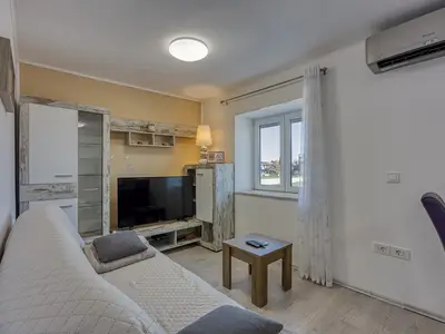Ferienwohnung für 3 Personen (33 m²) in Funtana 8/10