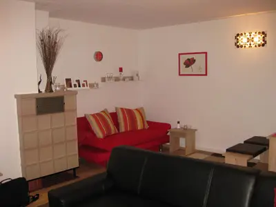 Wohnzimmer mit Schlafsofa 1 u 2