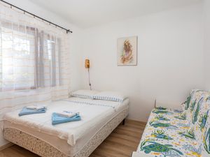 23754867-Ferienwohnung-3-Gabonjin-300x225-5