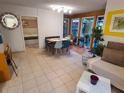 Wohn Essbereich mit Blick auf die Terasse