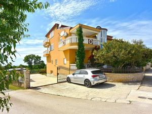 23948399-Ferienwohnung-3-Galižana-300x225-1