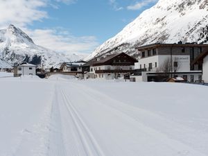 24021852-Ferienwohnung-7-Galtür-300x225-2