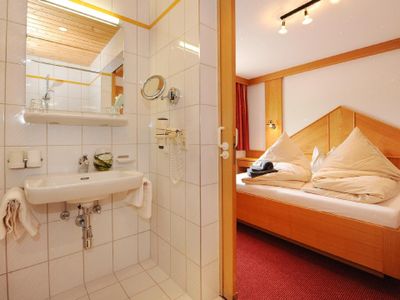 Bad/Dusche. Wohnung Sarah - Zimmer 1 Badezimmer - Galtür Tirol